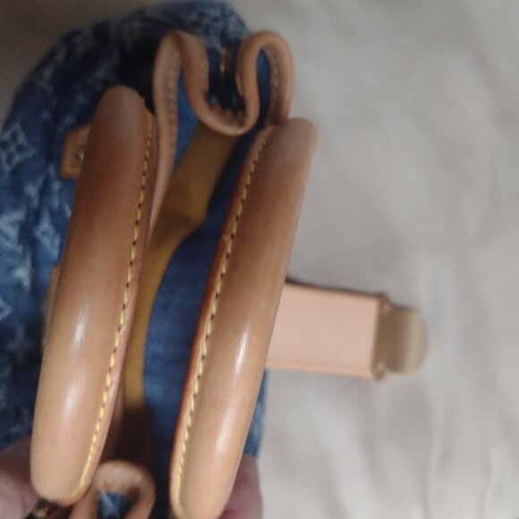 PRISTINE DISCONTINUED Louis Vuitton 💙💙Denim Pleaty mini~Wow! ✨ - Picture 10 of 16